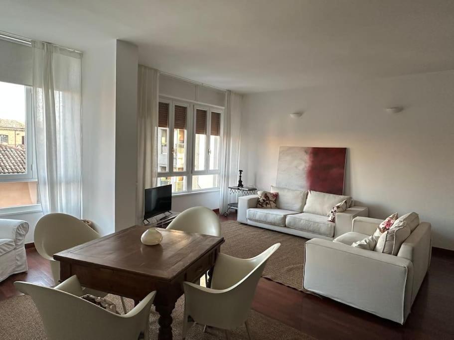 Elegante Vicino Mare E Centro